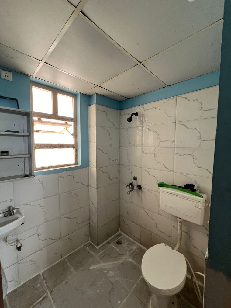 Attached Bathroom, omaxe-heights Studio 325 Sq.Ft. Apartment In Sector 86 Faridabad 8684629
