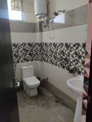 Master Bedroom in 2 BHK Builder Floor at Sahastradhara Road – for Rent