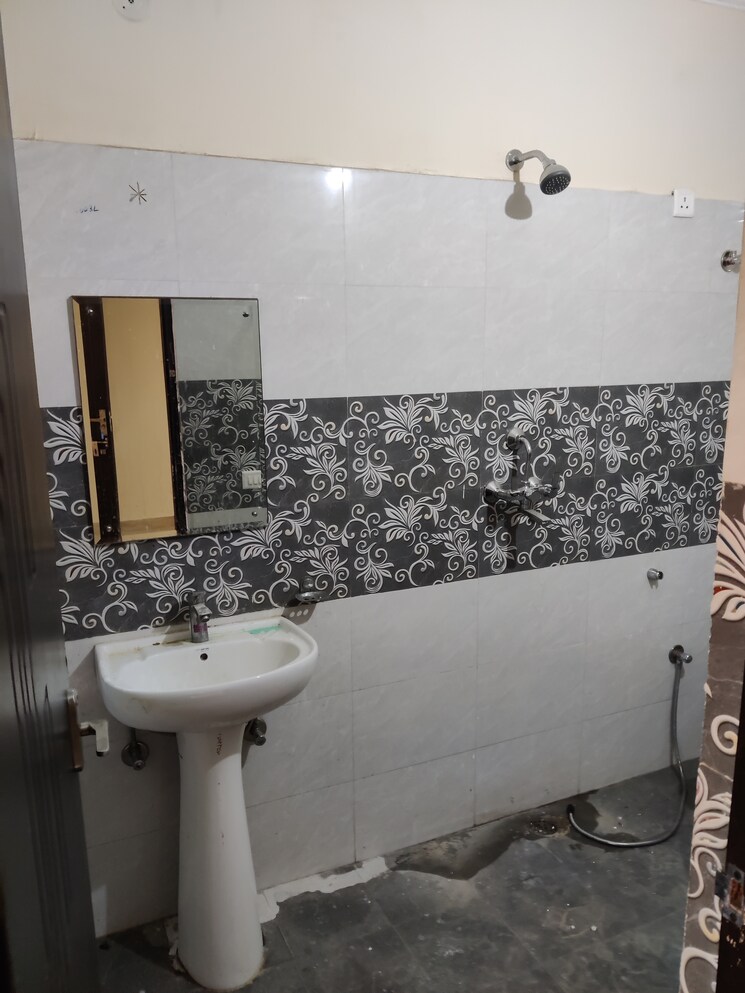 Bathroom, sahastradhara road 2 Bedroom 1350 Sq.Ft. Builder Floor In Sahastradhara Road Dehradun 8684668