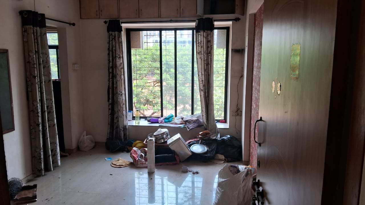1 BHK 350 Sq.Ft. Apartment in Tilak Nagar Building