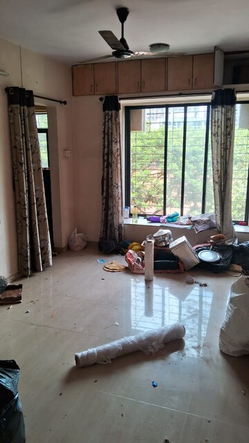 Room in 1 BHK Apartment at Tilak Nagar Building, Tilak Nagar – for Sale