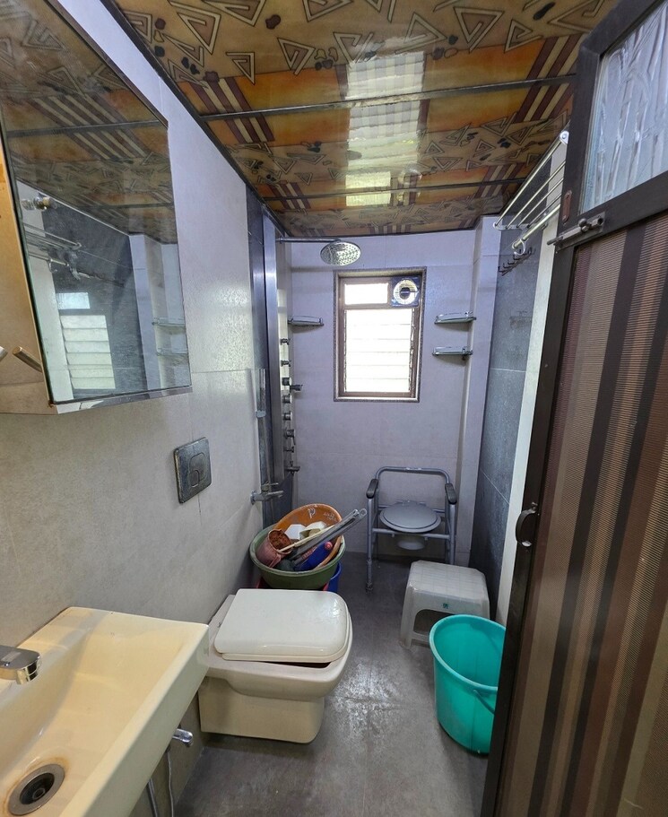 Bathroom, bandra west 1 Bedroom 550 Sq.Ft. Apartment In Bandra West Mumbai 8684660