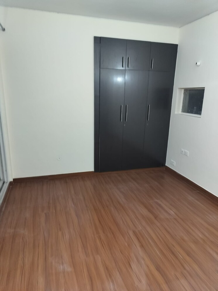 Room, nimbus-the-hyde-park 2 Bedroom 915 Sq.Ft. Apartment In Sector 78 Noida 8684703