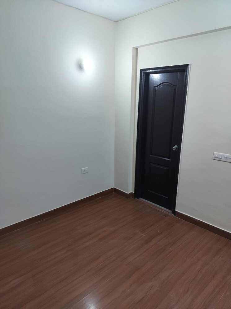 Room, nimbus-the-hyde-park 2 Bedroom 915 Sq.Ft. Apartment In Sector 78 Noida 8684703