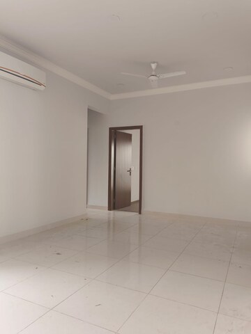 Room in 3 BHK Apartment at Central Park Flower Valley Aqua Front Towers, Sohna Sector 33 – for Rent
