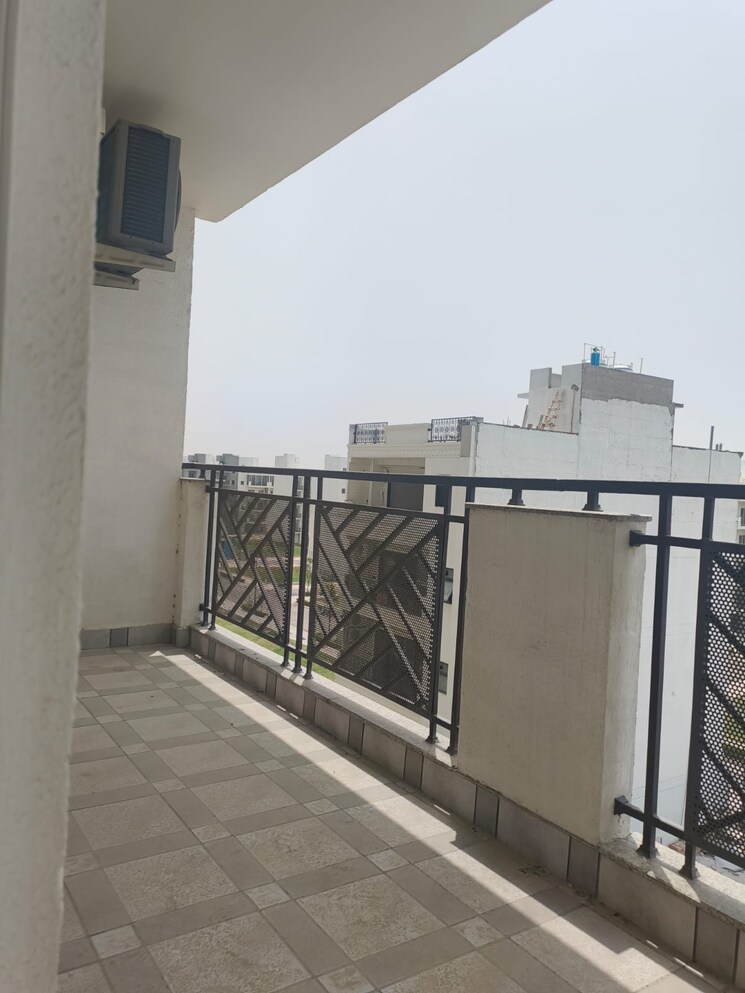 Balcony, central-park-flower-valley-aqua-front-towers 3 Bedroom 1789 Sq.Ft. Apartment In Sohna Sector 33 Gurgaon 8684694