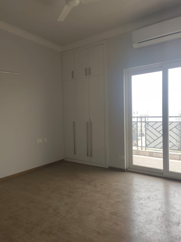 Room, central-park-flower-valley-aqua-front-towers 3 Bedroom 1789 Sq.Ft. Apartment In Sohna Sector 33 Gurgaon 8684694