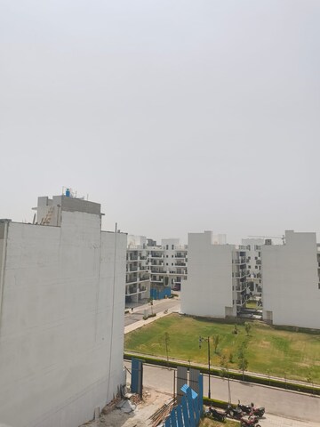 3 BHK Apartment For Rent in Central Park Flower Valley Aqua Front Towers, Sohna Sector 33