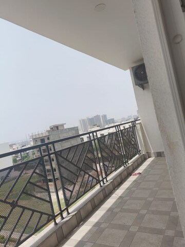 Balcony in 3 BHK Apartment at Central Park Flower Valley Aqua Front Towers, Sohna Sector 33 – for Rent