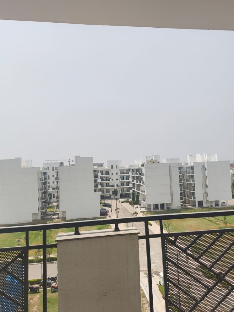 Balcony, central-park-flower-valley-aqua-front-towers 3 Bedroom 1789 Sq.Ft. Apartment In Sohna Sector 33 Gurgaon 8684694