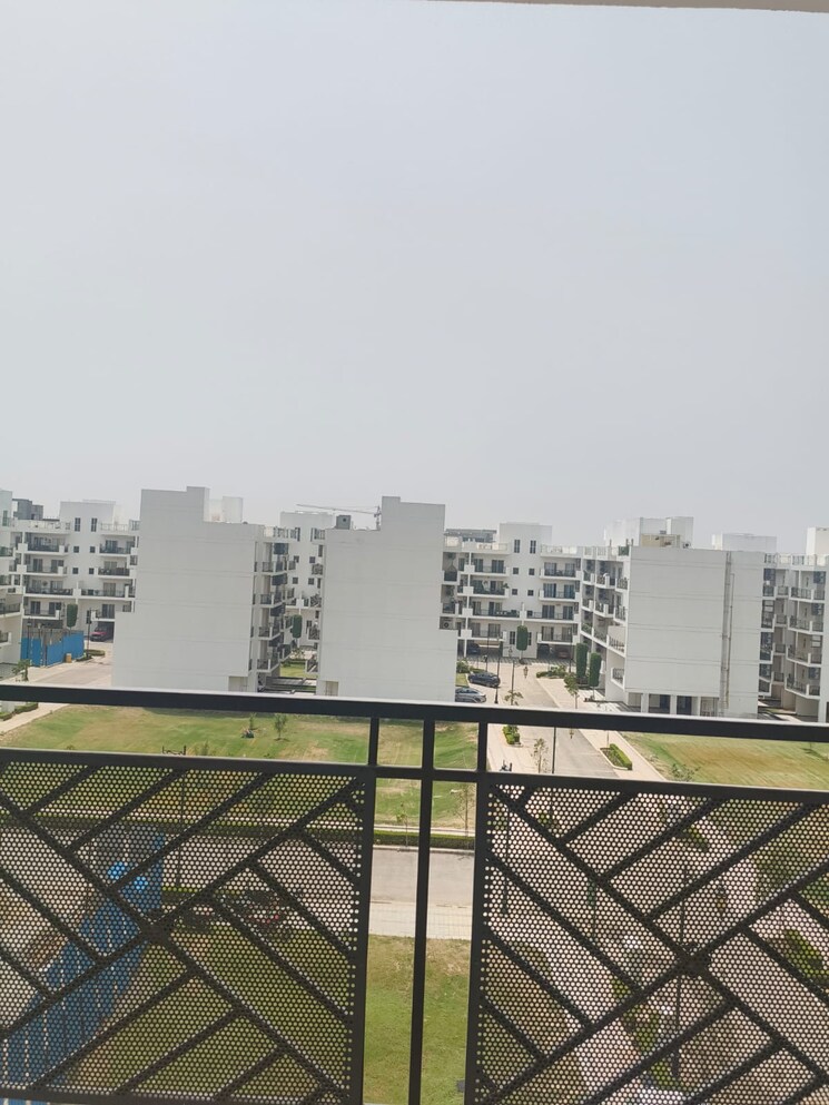 Balcony, central-park-flower-valley-aqua-front-towers 3 Bedroom 1789 Sq.Ft. Apartment In Sohna Sector 33 Gurgaon 8684694