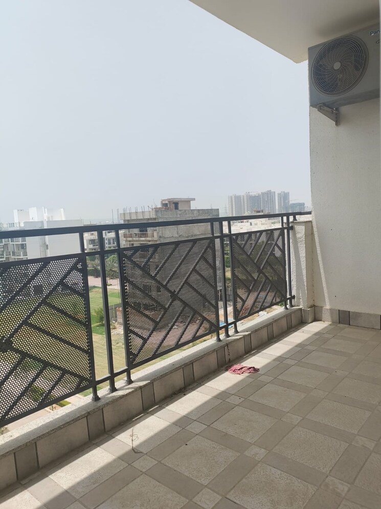 Balcony, central-park-flower-valley-aqua-front-towers 3 Bedroom 1789 Sq.Ft. Apartment In Sohna Sector 33 Gurgaon 8684694