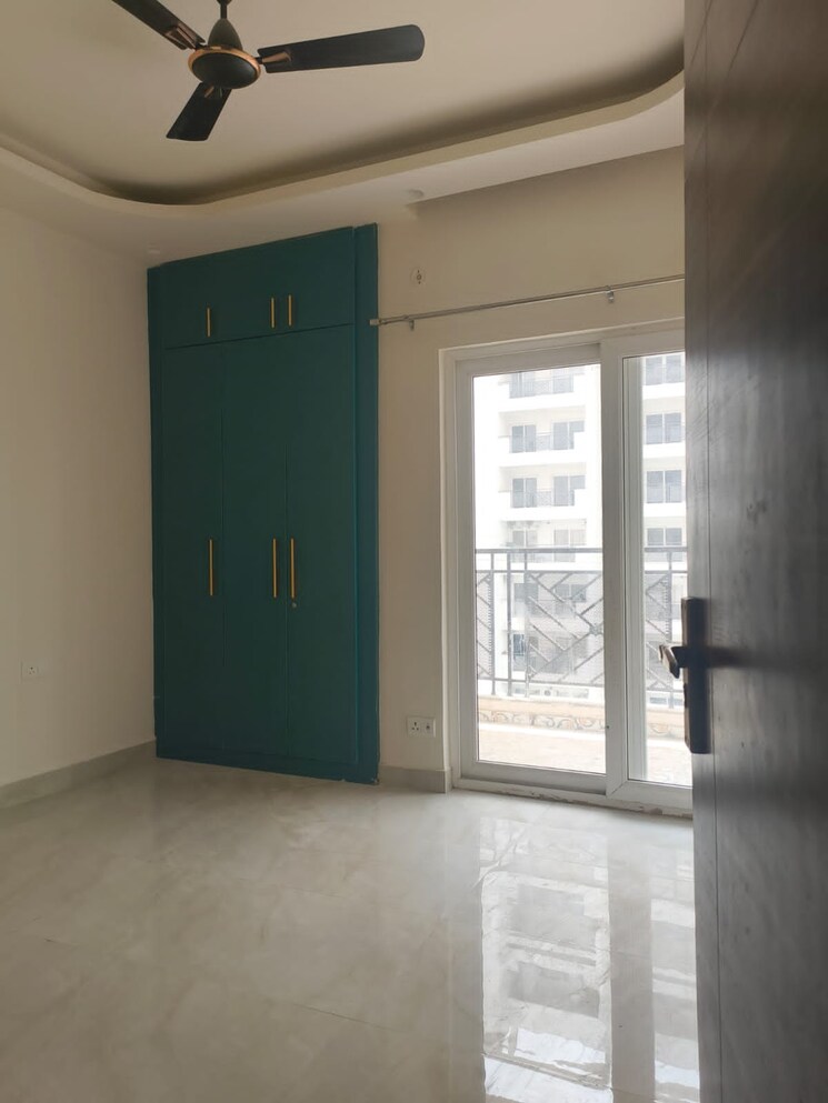 Room, central-park-flower-valley-aqua-front-towers 3 Bedroom 1789 Sq.Ft. Apartment In Sohna Sector 33 Gurgaon 8684738