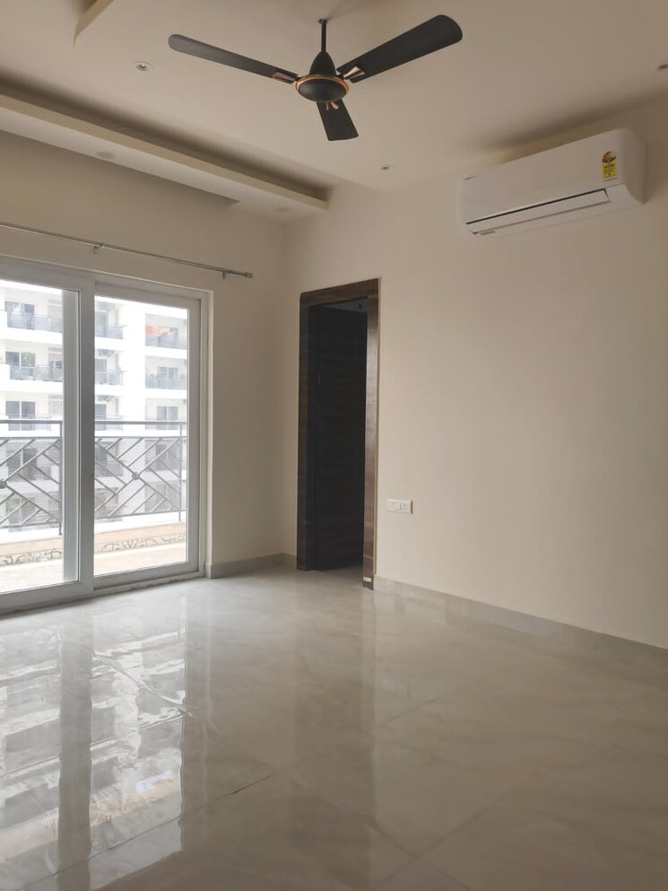 Room, central-park-flower-valley-aqua-front-towers 3 Bedroom 1789 Sq.Ft. Apartment In Sohna Sector 33 Gurgaon 8684738