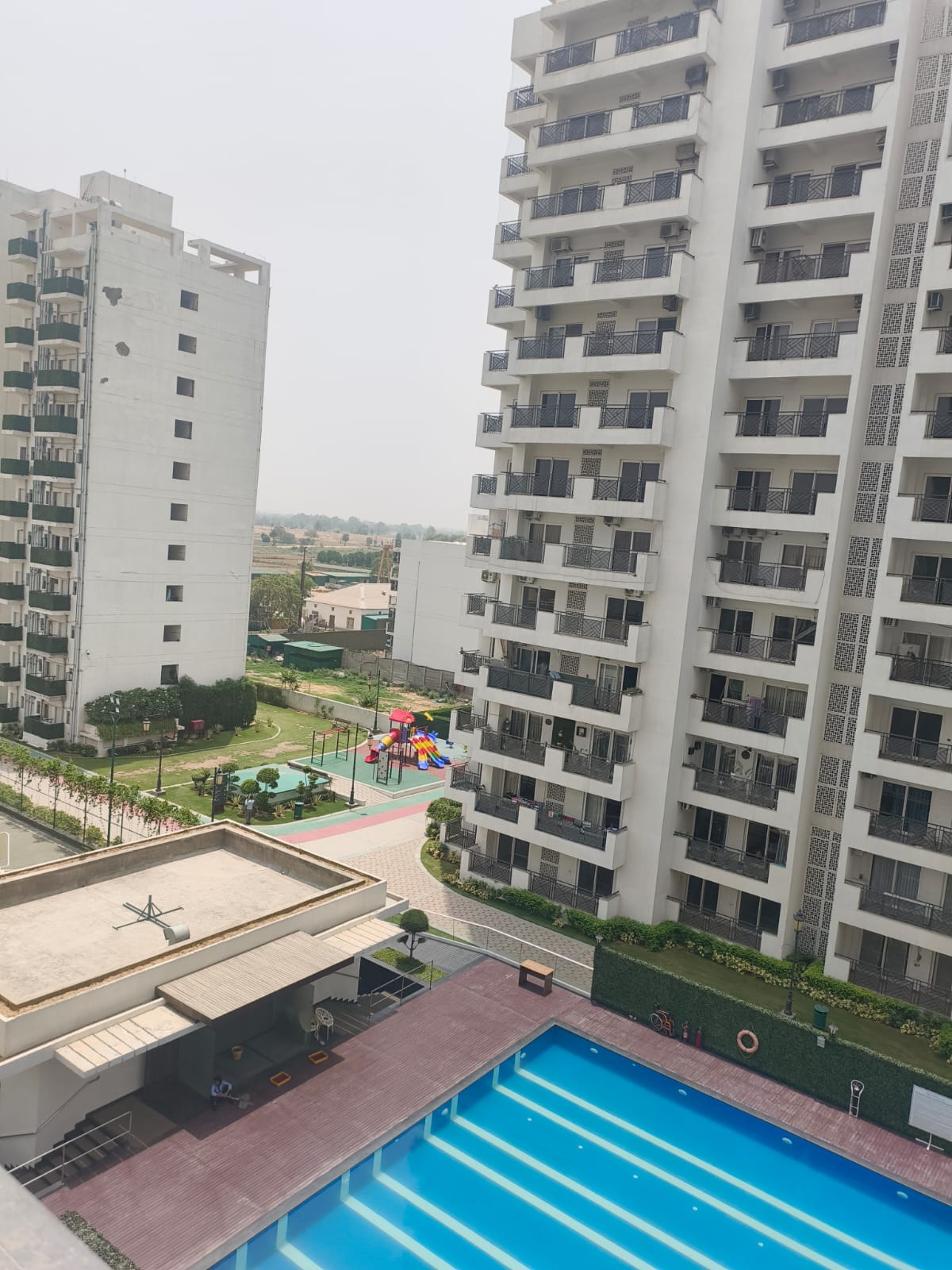 3 BHK Apartment For Rent in Central Park Flower Valley Aqua Front Towers