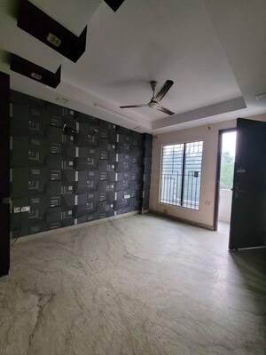 Master Bedroom in 3 BHK Builder Floor at Dilshad Colony – for Sale