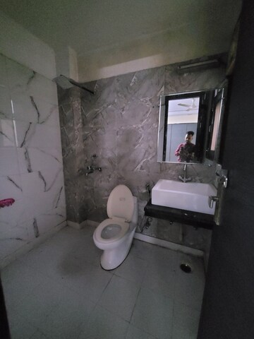 Attached Bathroom in 3 BHK Builder Floor at Dilshad Colony – for Sale