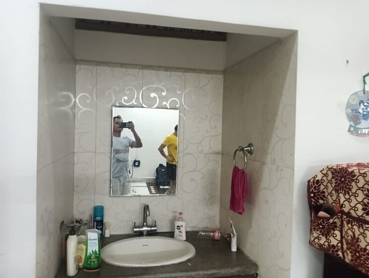 Bathroom, sector 46 2 Bedroom 160 Sq.Yd. Builder Floor In Sector 46 Gurgaon 8684773
