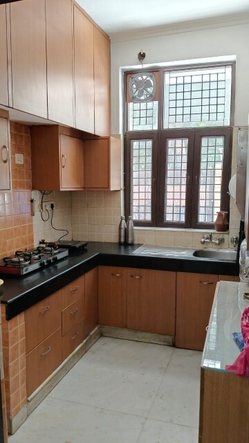 Kitchen in 2 BHK Builder Floor at Sector 31 – for Rent