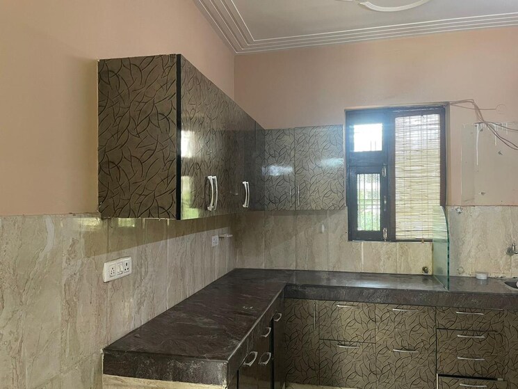 Kitchen, green fields colony 3 Bedroom 225 Sq.Ft. Builder Floor In Green Fields Colony Faridabad 8684884