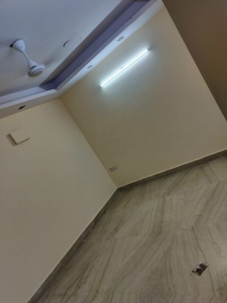 Room, ramesh nagar 3 Bedroom 1000 Sq.Ft. Builder Floor In Ramesh Nagar Delhi 8684936