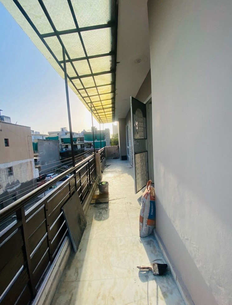 Balcony, green fields colony 3 Bedroom 145 Sq.Yd. Builder Floor In Green Fields Colony Faridabad 8684923