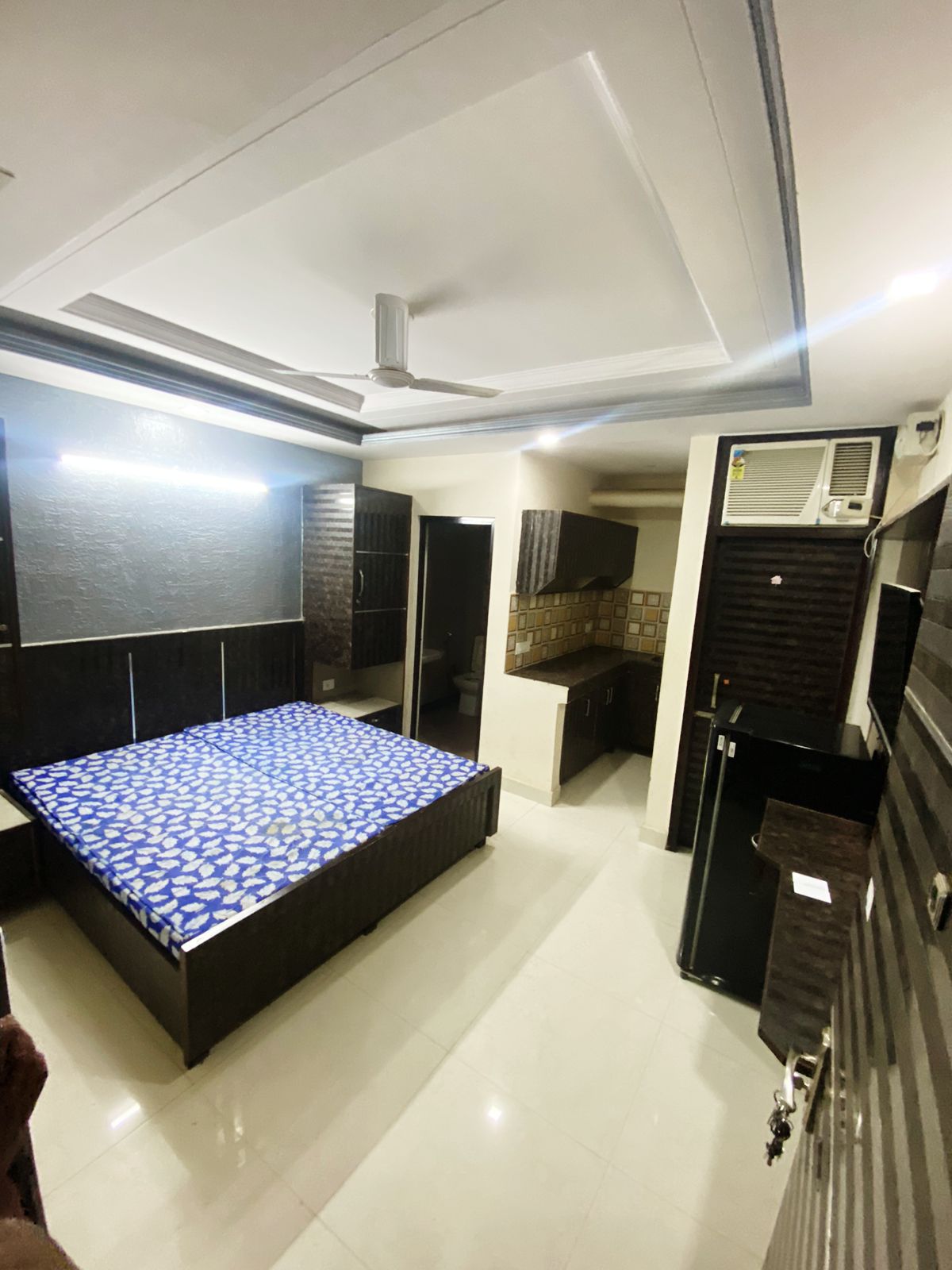 1 Rk+ Pooja Room Apartment For Rent in Dlf City Phase 3