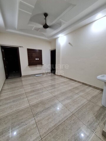Room in 3 BHK Apartment at Dhakoli – for Rent
