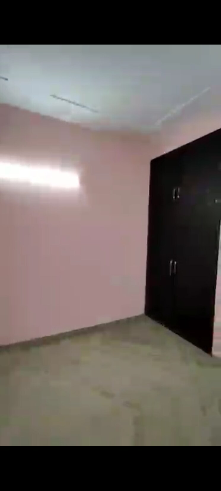 Room, green fields colony 4 Bedroom 240 Sq.Yd. Builder Floor In Green Fields Colony Faridabad 8684986