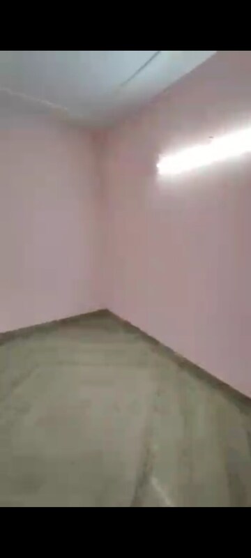 Room in 4 BHK Builder Floor at Green Fields Colony – for Sale