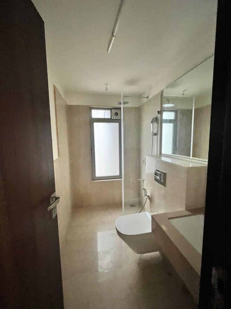 Bathroom, piramal-aranya-arav 2 Bedroom 790 Sq.Ft. Apartment In Byculla Mumbai 8685090