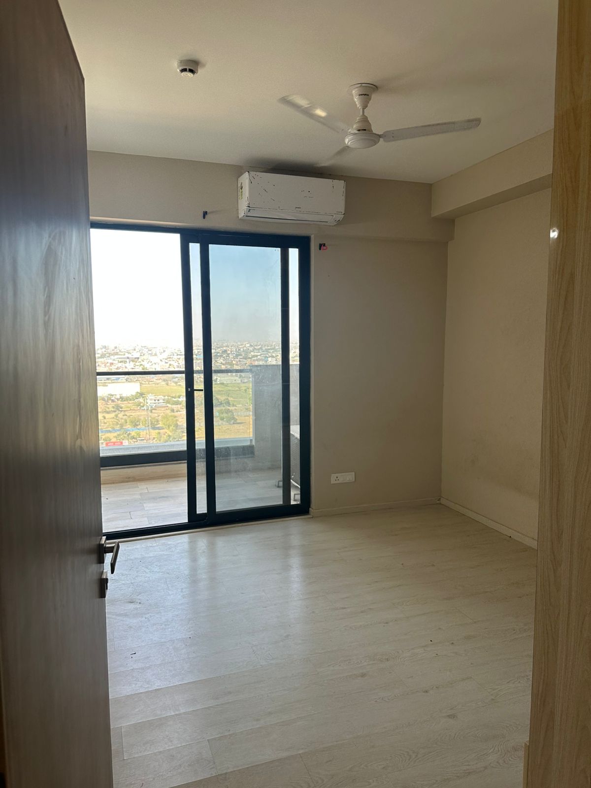 2 BHK Apartment For Rent in M3M Skywalk