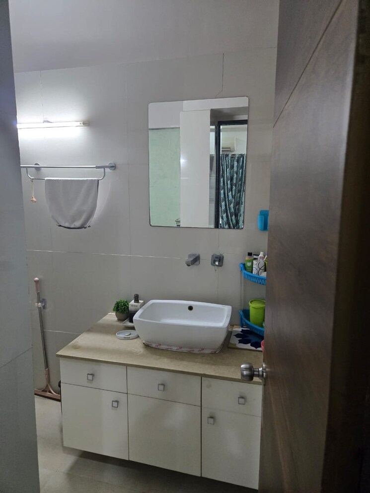Attached Bathroom, prahlad nagar 3 Bedroom 1800 Sq.Ft. Apartment In Prahlad Nagar Ahmedabad 8685074