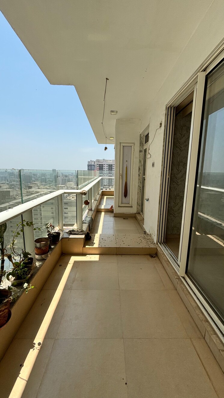Balcony, omkar-alta-monte 3 Bedroom 1550 Sq.Ft. Apartment In Malad East Mumbai 8685050