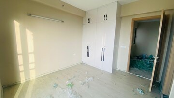 Room in 3.5 BHK Apartment at M3M Skywalk, Sector 74 – for Rent