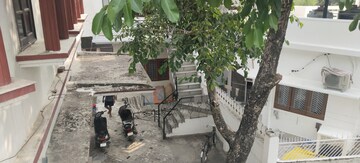 Room in  Pg at Defence Colony – for Rent