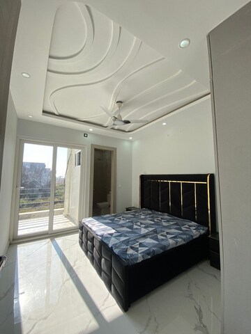 Bedroom in 4 BHK Builder Floor at Dehradun Cantt – for Rent