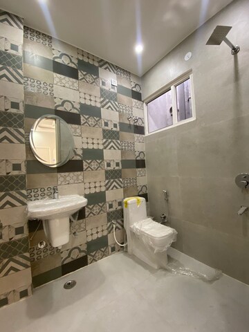 Attached Bathroom in 4 BHK Builder Floor at Dehradun Cantt – for Rent