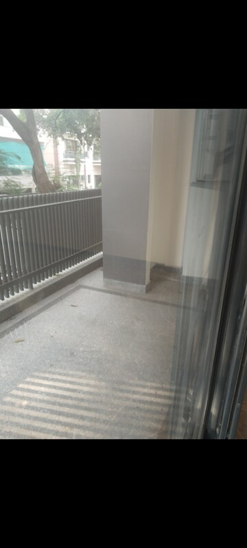 Balcony in 3 BHK Builder Floor at South Extension ii – for Rent