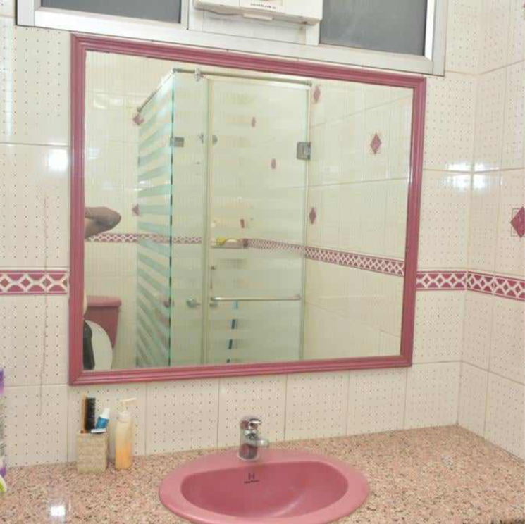 Bathroom, south extension i 2 Bedroom 1800 Sq.Ft. Builder Floor In South Extension I Delhi 8685122