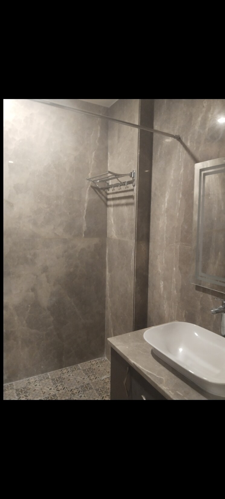 Bathroom, south extension ii 3 Bedroom 200 Sq.Yd. Builder Floor In South Extension ii Delhi 8685215