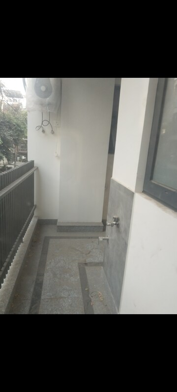Balcony in 3 BHK Builder Floor at South Extension ii – for Rent