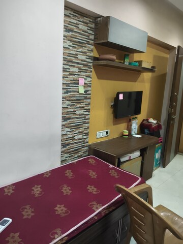 Bedroom in 1 BHK Apartment at Vile Parle West – for Rent