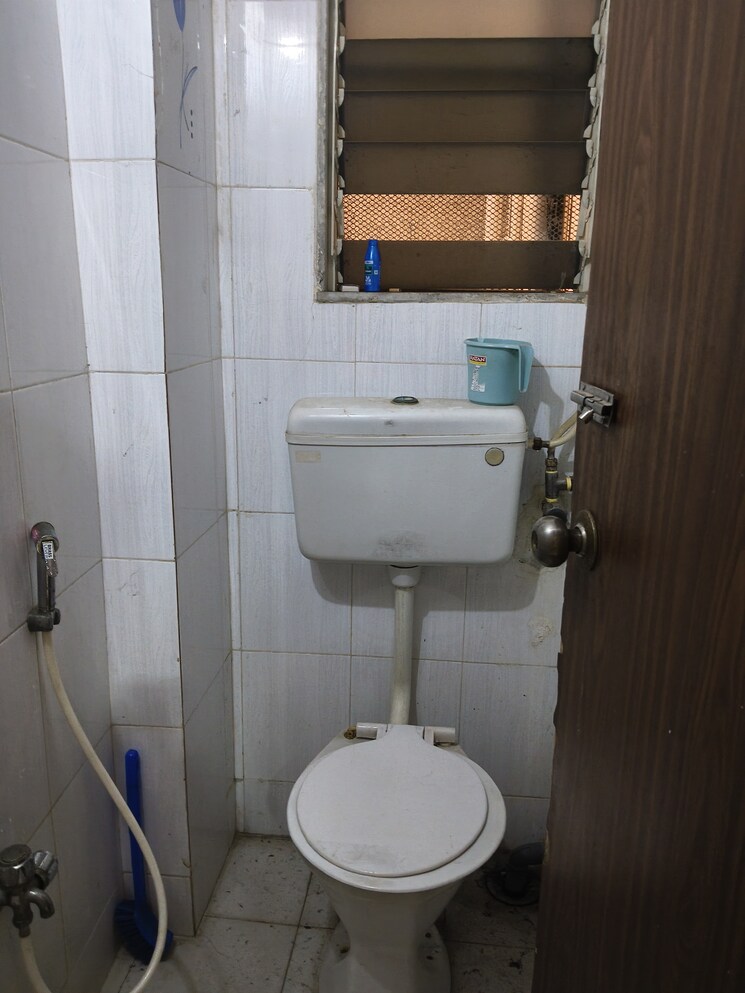Bathroom, vile parle west 1 Bedroom 400 Sq.Ft. Apartment In Vile Parle West Mumbai 8685202
