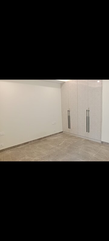 Room in 3 BHK Builder Floor at Saket – for Rent