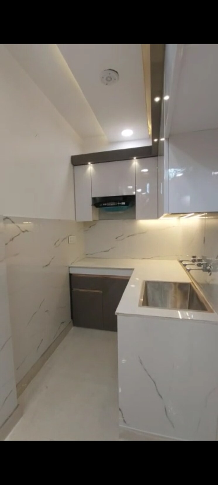 Kitchen, dwarka mor 2 Bedroom 60 Sq.Yd. Builder Floor In Dwarka Mor Delhi 8685415