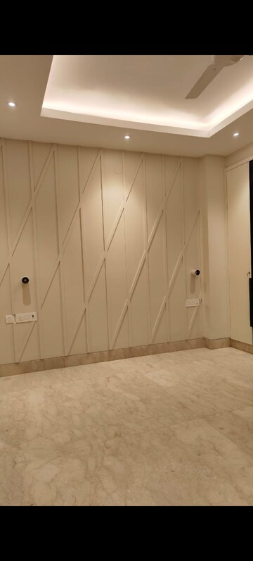 Building Lobby in 3.5 BHK Builder Floor at Sarvodaya Enclave – for Rent