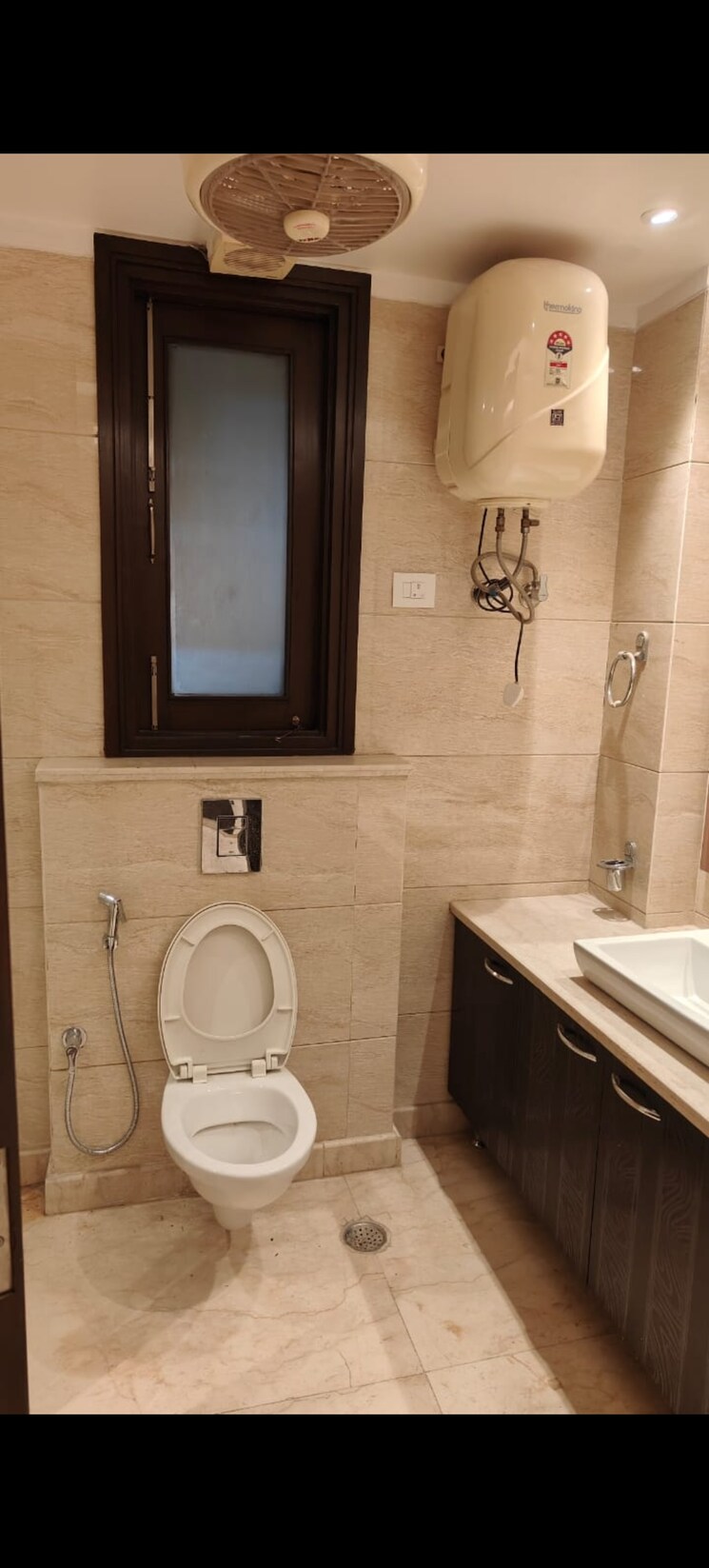 Bathroom, sarvodaya enclave 3.5 Bedroom 2700 Sq.Ft. Builder Floor In Sarvodaya Enclave Delhi 8685479