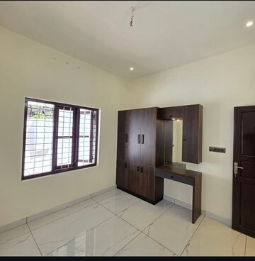 Room in 2.5 BHK Builder Floor at Sector 28 – for Rent