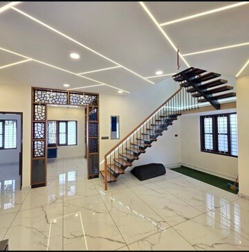 Staircase in 2.5 BHK Builder Floor at Sector 28 – for Rent